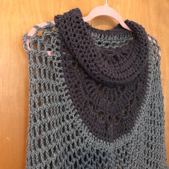Gray Poncho by Capture Z - Picture 3 of 6